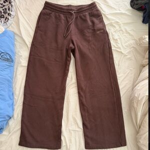 Aritzia Cozy Sweatfleece Boyfriend Fit Brown Sweatpants